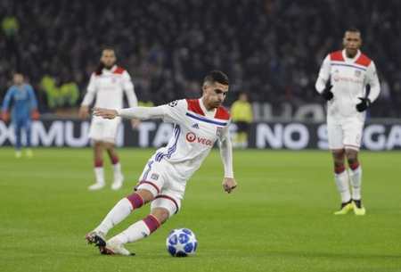 控制中场为 控制中场为